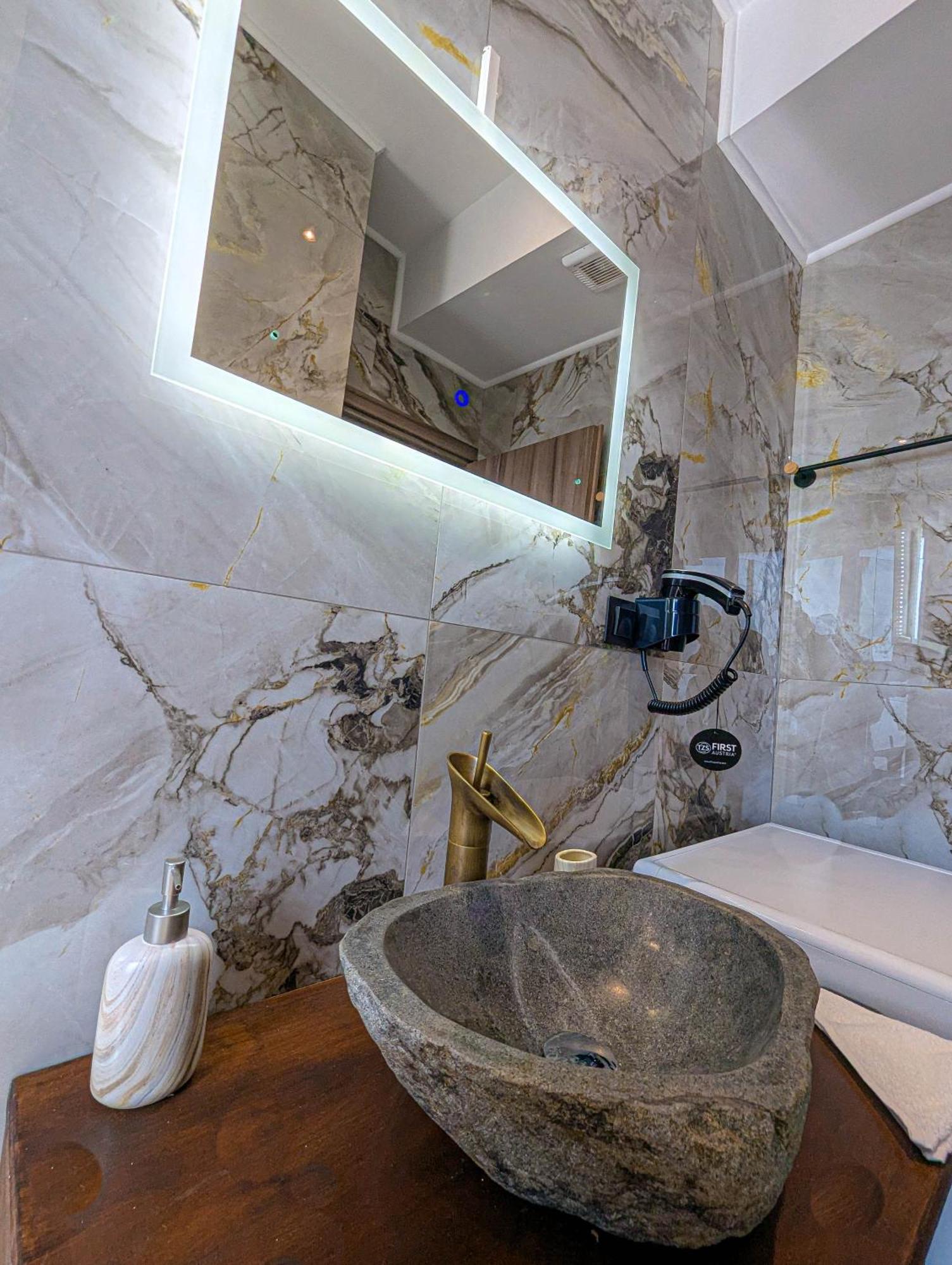 Ionian Pearl Apartments And Suites Corfu  Extérieur photo